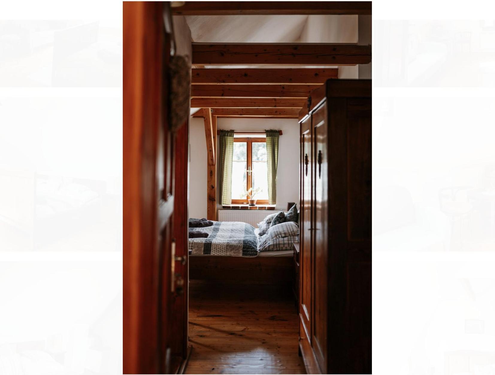 Restaurant A Penzion Na Cechach Hotel Korouhev ภายนอก รูปภาพ