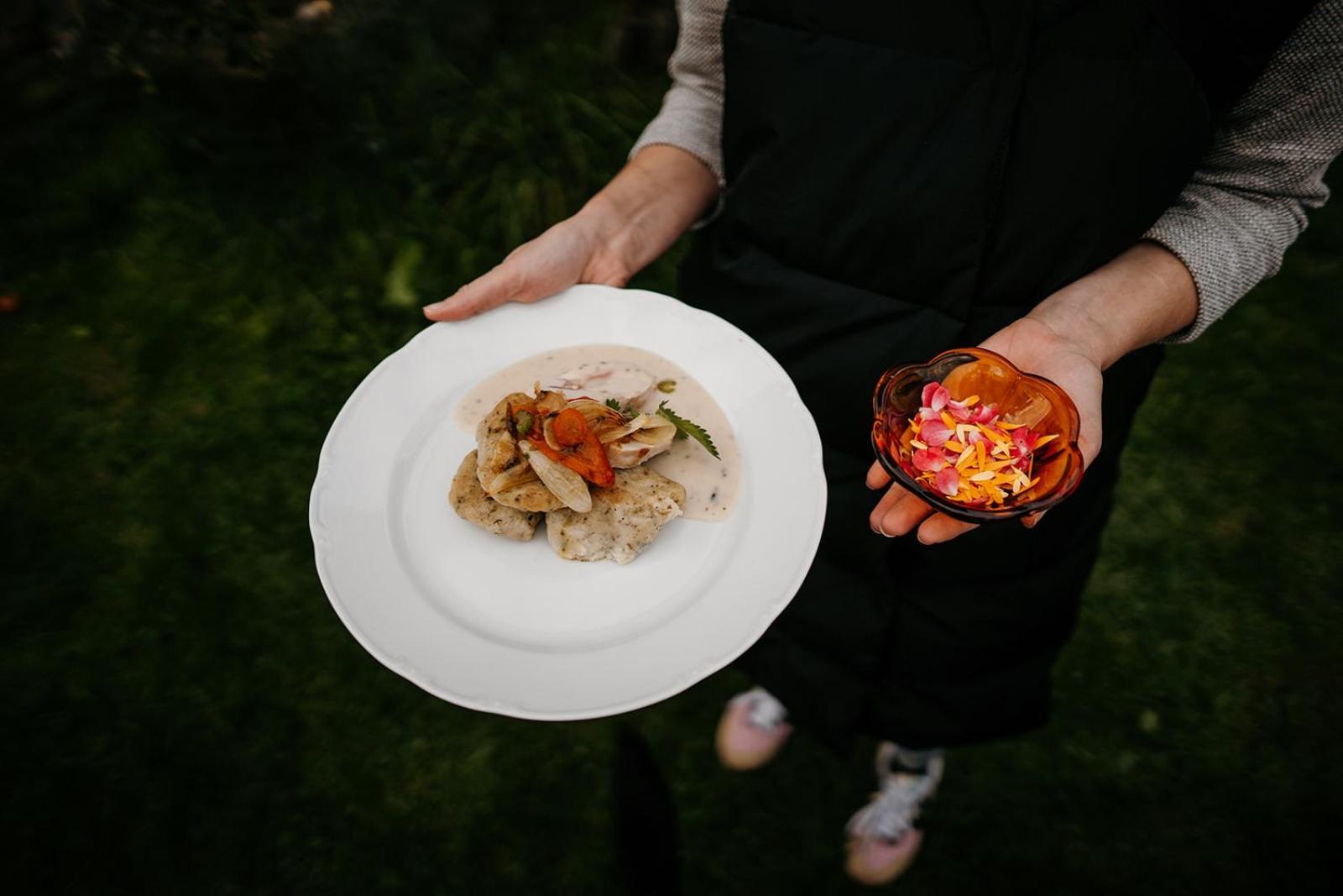 Restaurant A Penzion Na Cechach Hotel Korouhev ภายนอก รูปภาพ