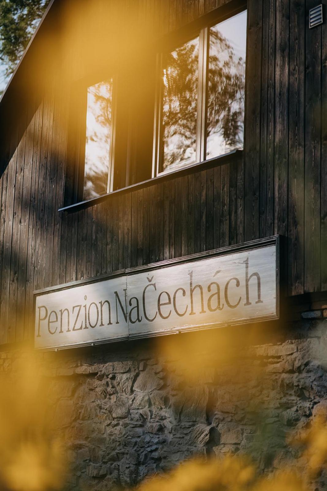 Restaurant A Penzion Na Cechach Hotel Korouhev ภายนอก รูปภาพ