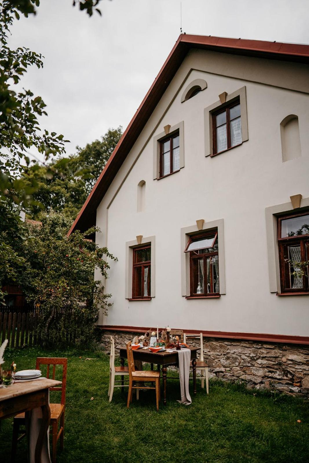 Restaurant A Penzion Na Cechach Hotel Korouhev ภายนอก รูปภาพ