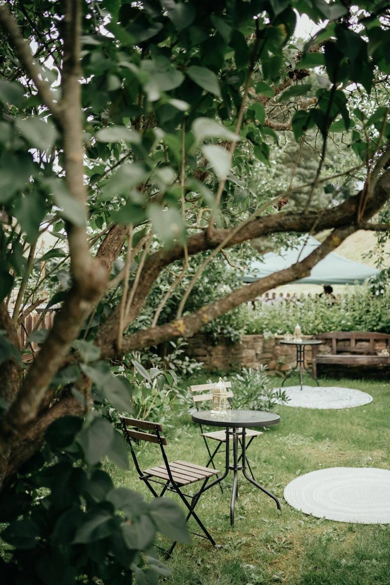 Restaurant A Penzion Na Cechach Hotel Korouhev ภายนอก รูปภาพ